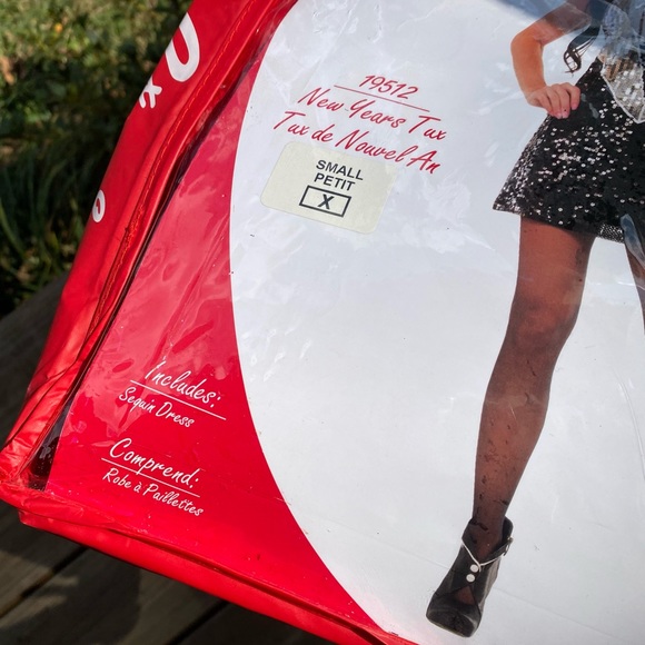 Delicious sequin tuxedo dress - Picture 9 of 10